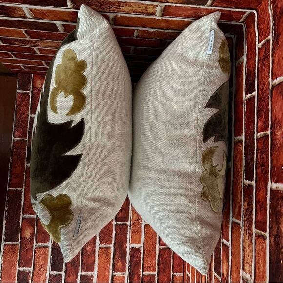 Adam & Viktoria Luxury Linen & Velvet Retro Pillows (2) Org/Brn/Gld EUC Decor - Picture 3 of 14